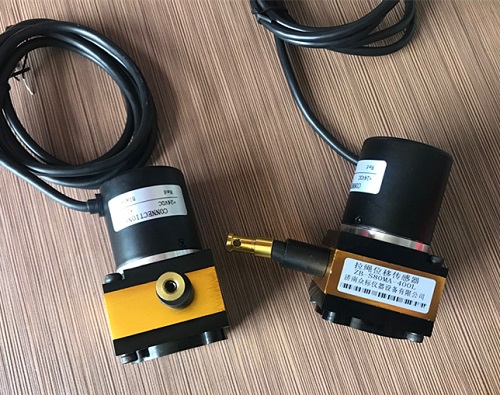 選擇4-20MA兩線制位移傳感器的特點(diǎn)